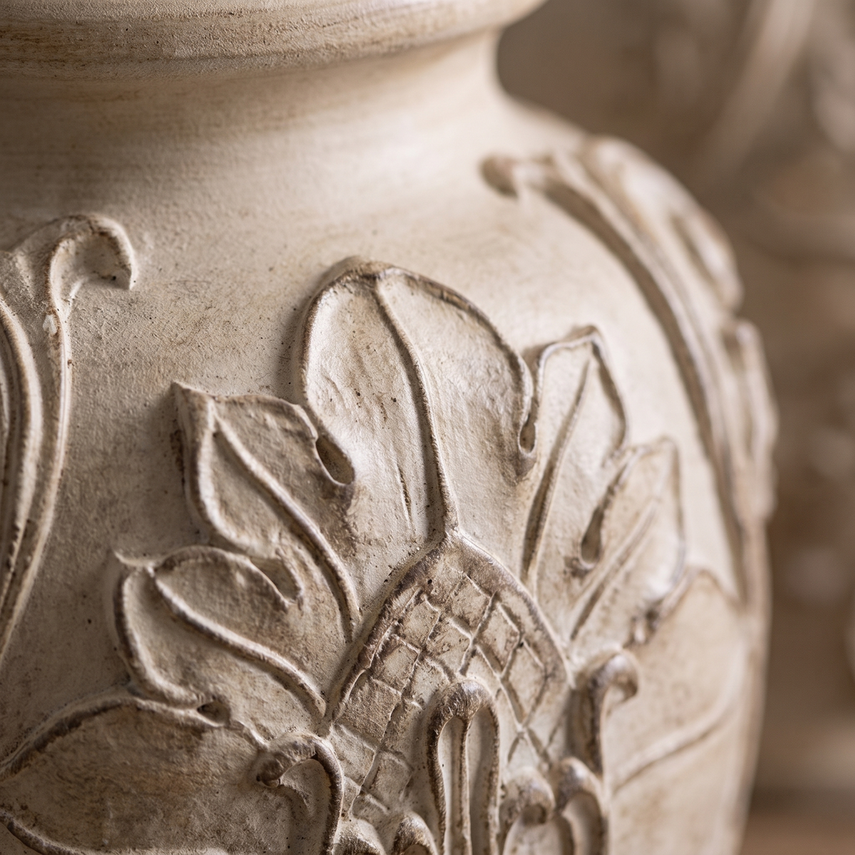 American Rural Retro Resin Carved Table Lamp - detail 1
