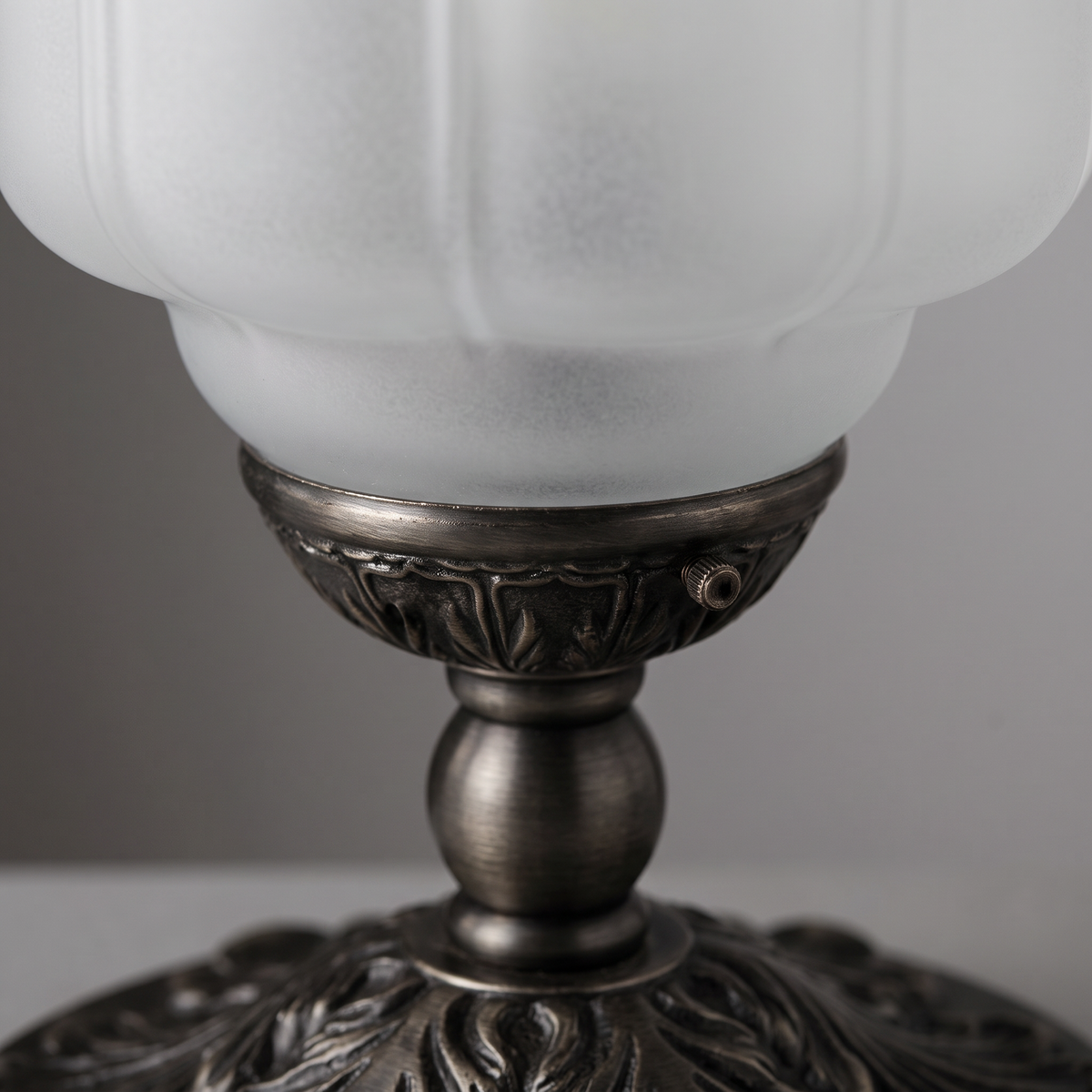 Vintage Glass Eloise Table Lamp (black / frosted glass) detail close-up