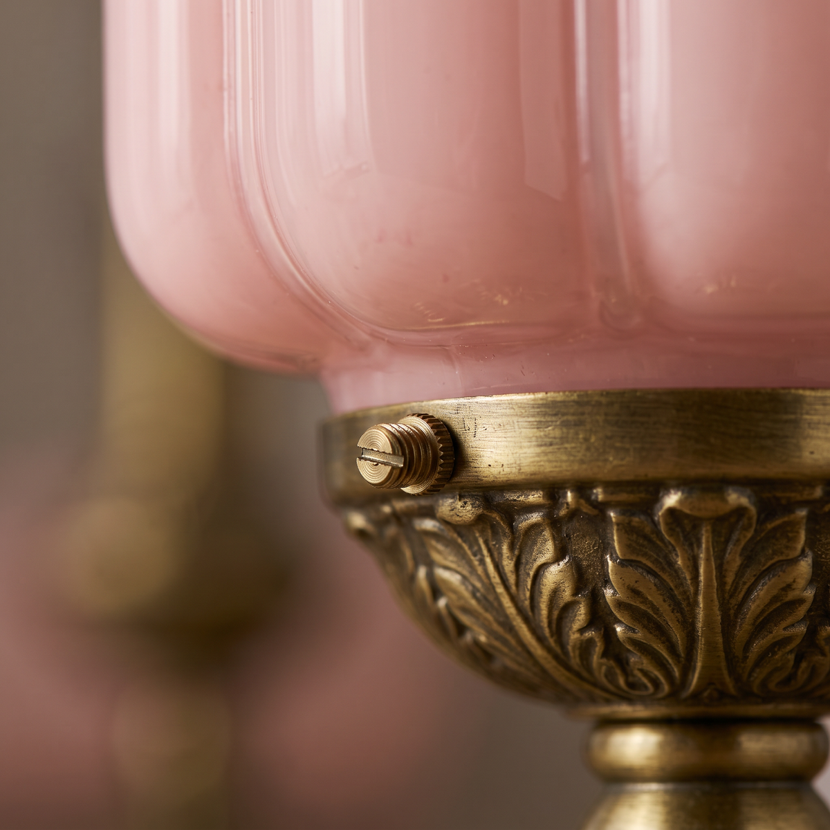 Vintage Glass Eloise Table Lamp (brass / pink) detail close-up
