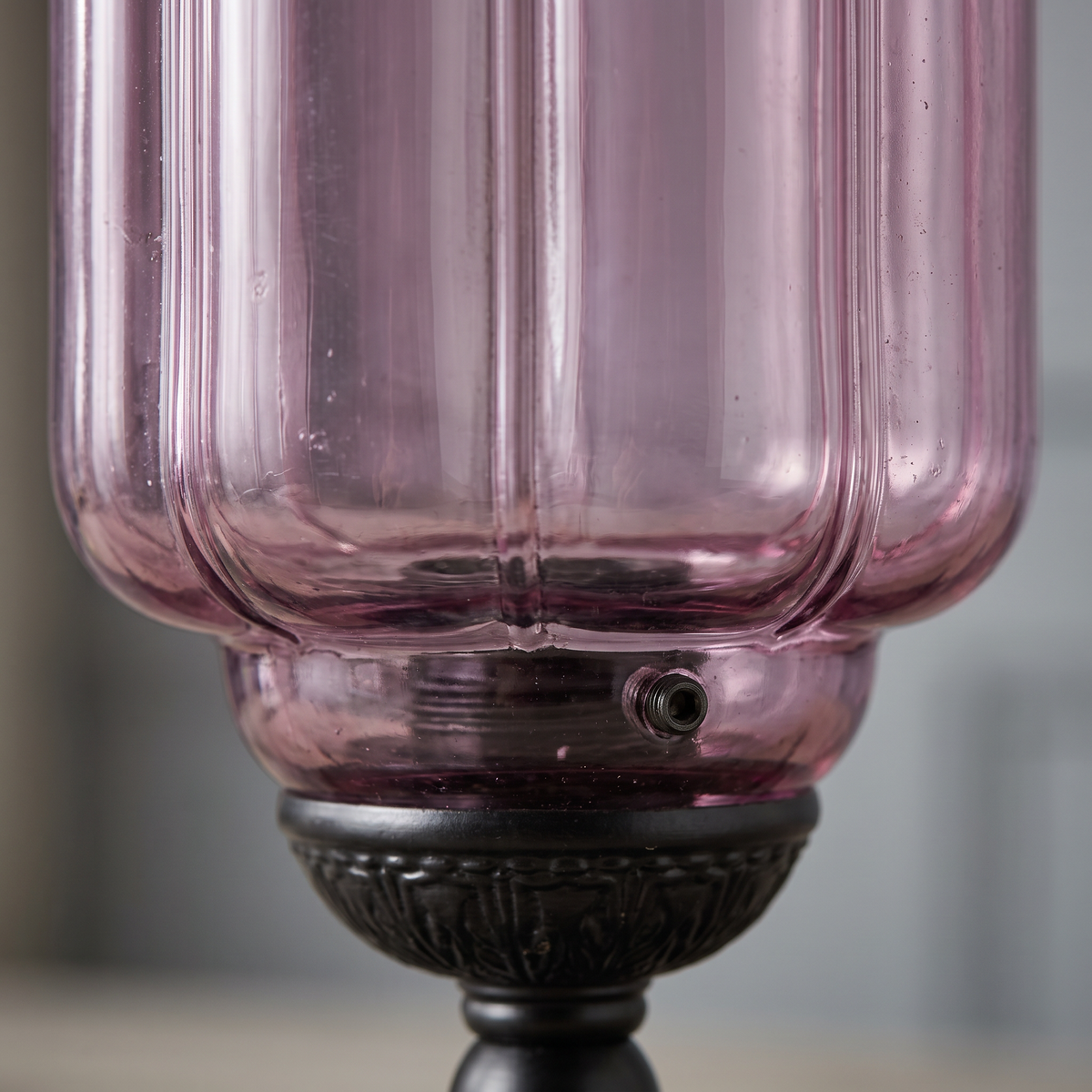 Vintage Glass Eloise Table Lamp (black / lavender) detail close-up
