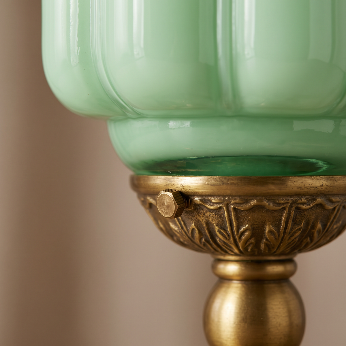 Vintage Glass Eloise Table Lamp (brass / green) detail close-up