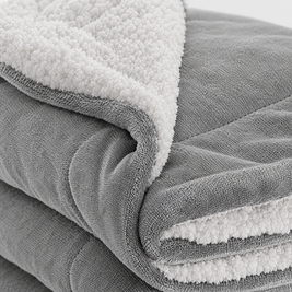 Reversible Sherpa Fleece Blanket for Bed & Couch - 1 - close-up detail