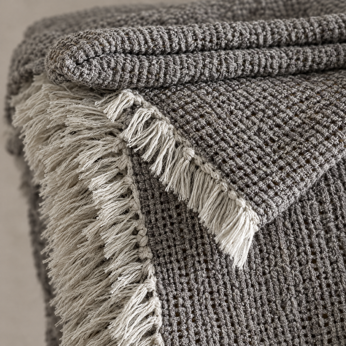 Cotton Linen Tassel Throw Blanket for Sofa & Bed - Shanjian - close-up detail