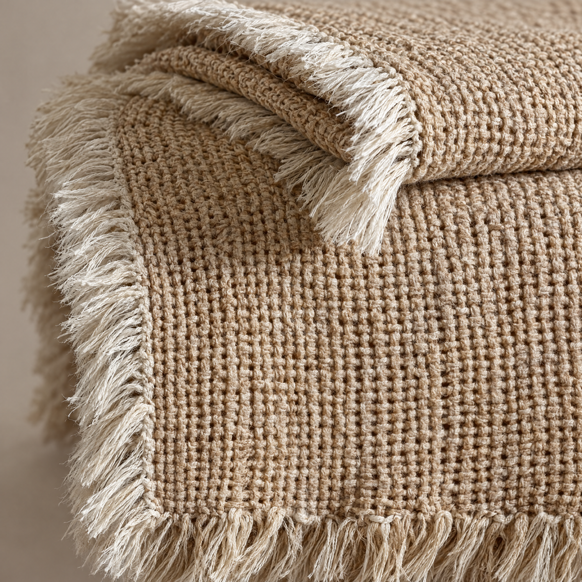 Cotton Linen Tassel Throw Blanket for Sofa & Bed - Gumo - close-up detail