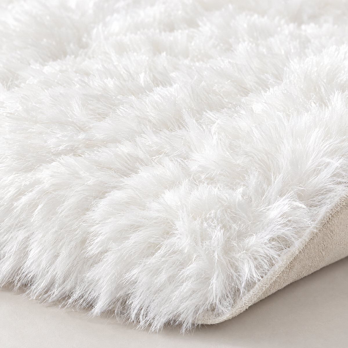 Shaggy Faux Fur Rug 60x90cm Extra Thick Plush - white - close-up detail